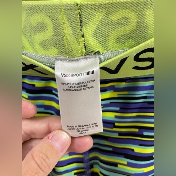 Victoria's Secret VSX Sport Womens Size XS Compression Shorts Medium Rise - Picture 4 of 5